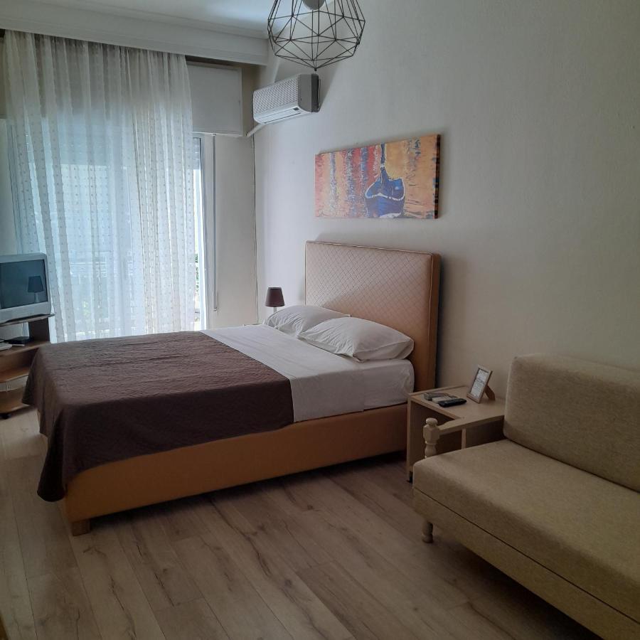 Zefi'S Apartment Néa Péramos Kültér fotó