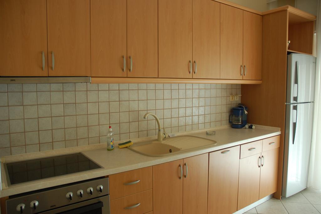 Zefi'S Apartment Néa Péramos Kültér fotó