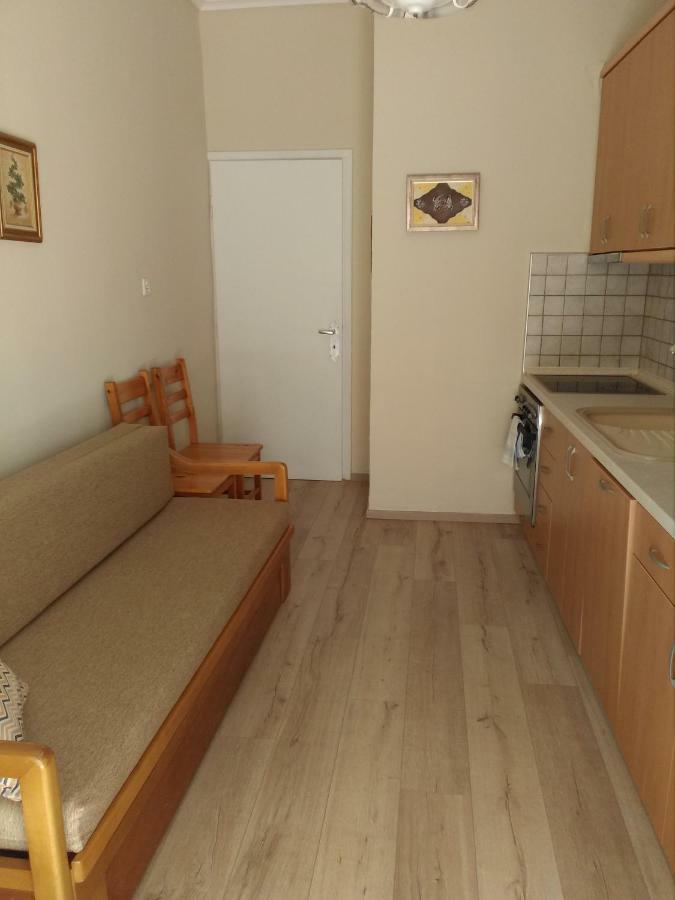 Zefi'S Apartment Néa Péramos Kültér fotó